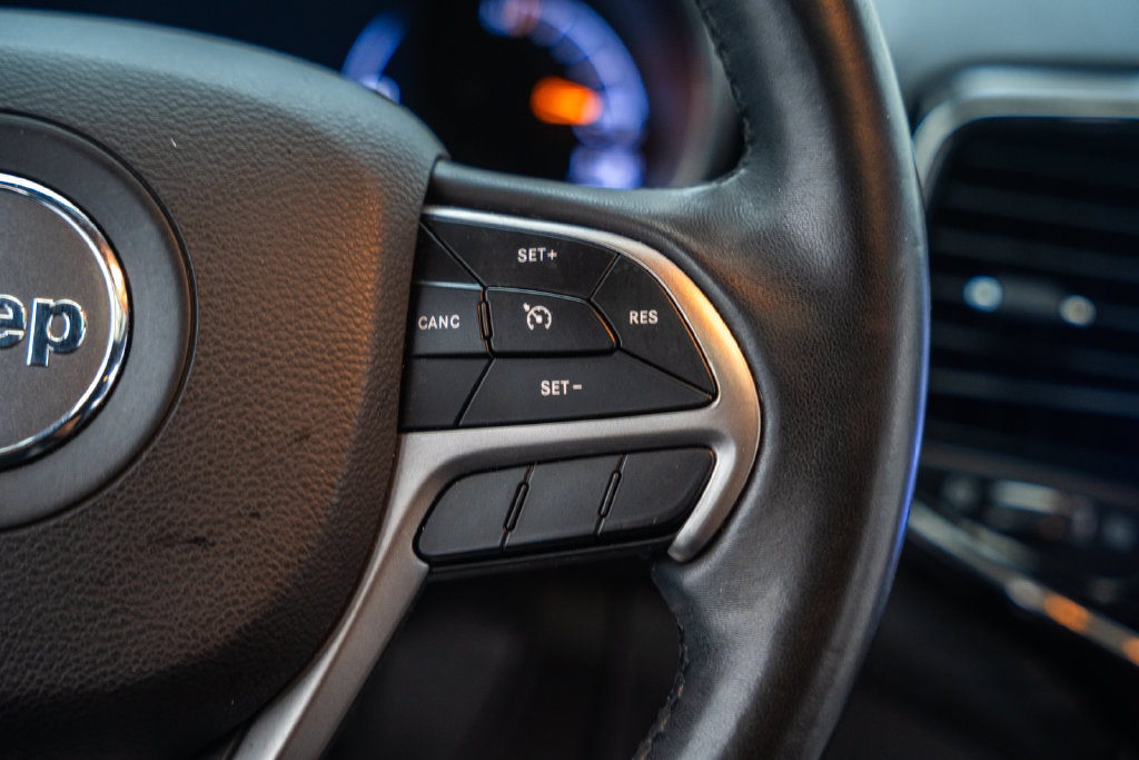 Used 2019 Jeep Grand Cherokee Altitude AWD/4WD image 30