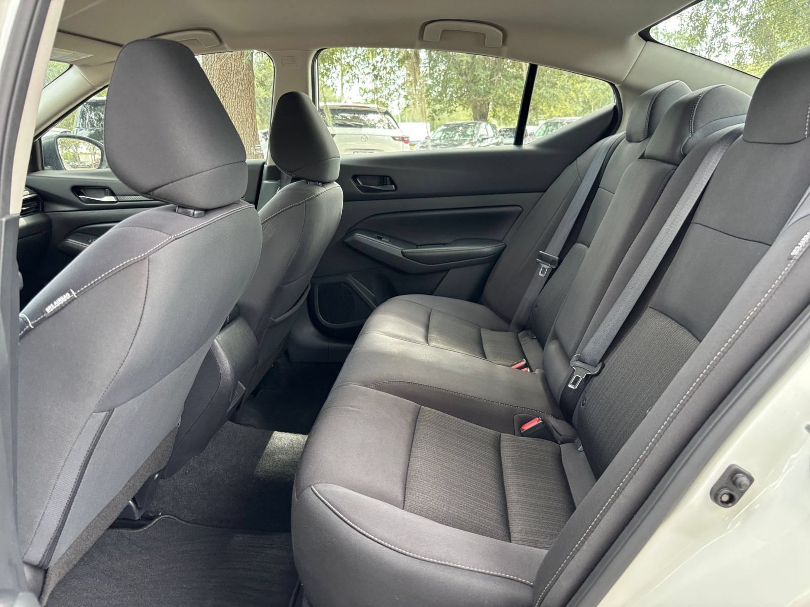 Used 2025 Nissan Altima 2.5 SV FWD image 34