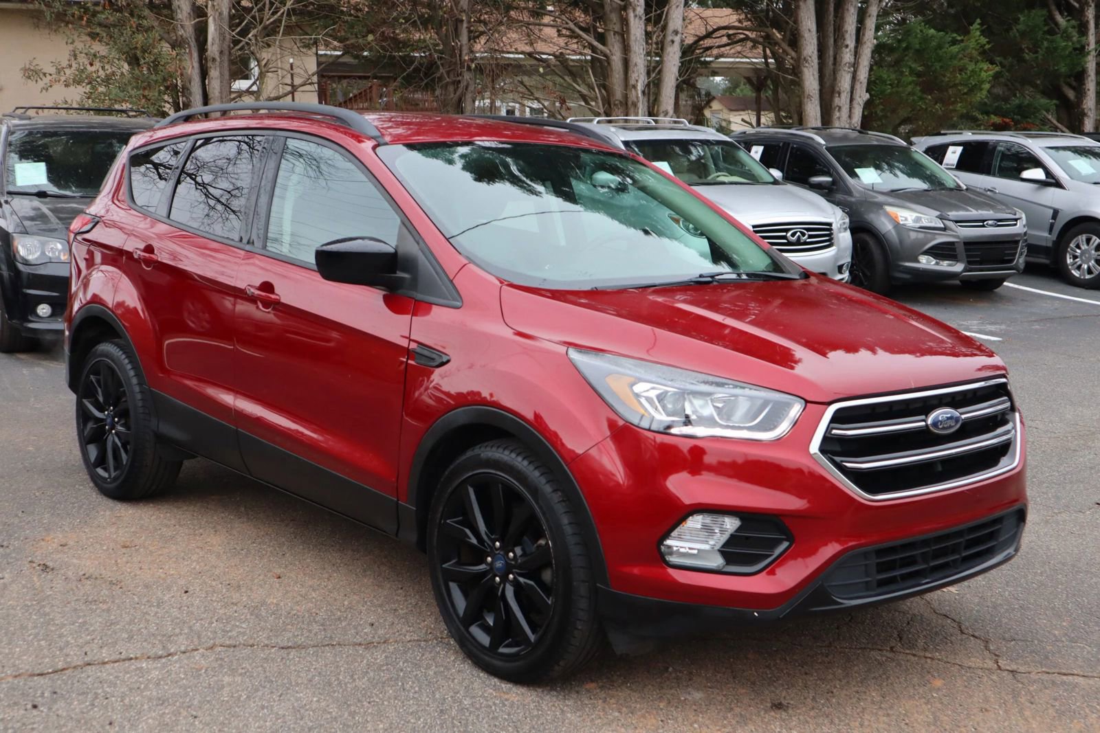 Used 2019 Ford Escape SE FWD image 3