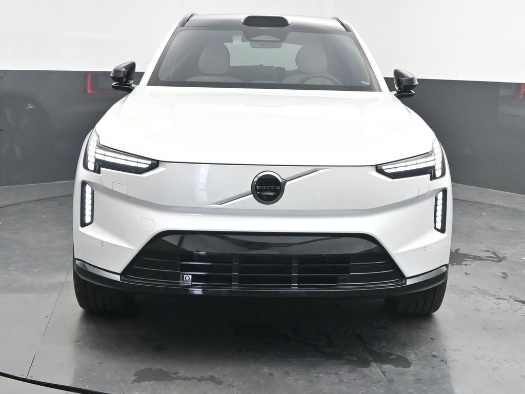 New 2025 Volvo EX90 Plus image 2