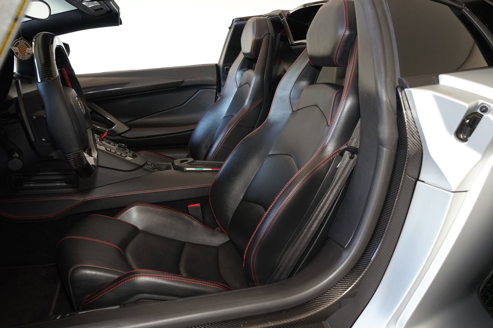 Used 2018 Lamborghini Aventador S image 19