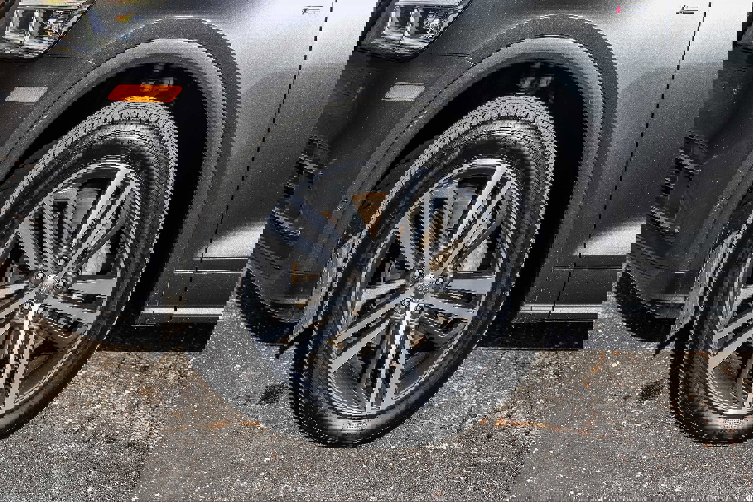 Used 2020 Audi Q5 e Prestige w/ Prestige Package image 12