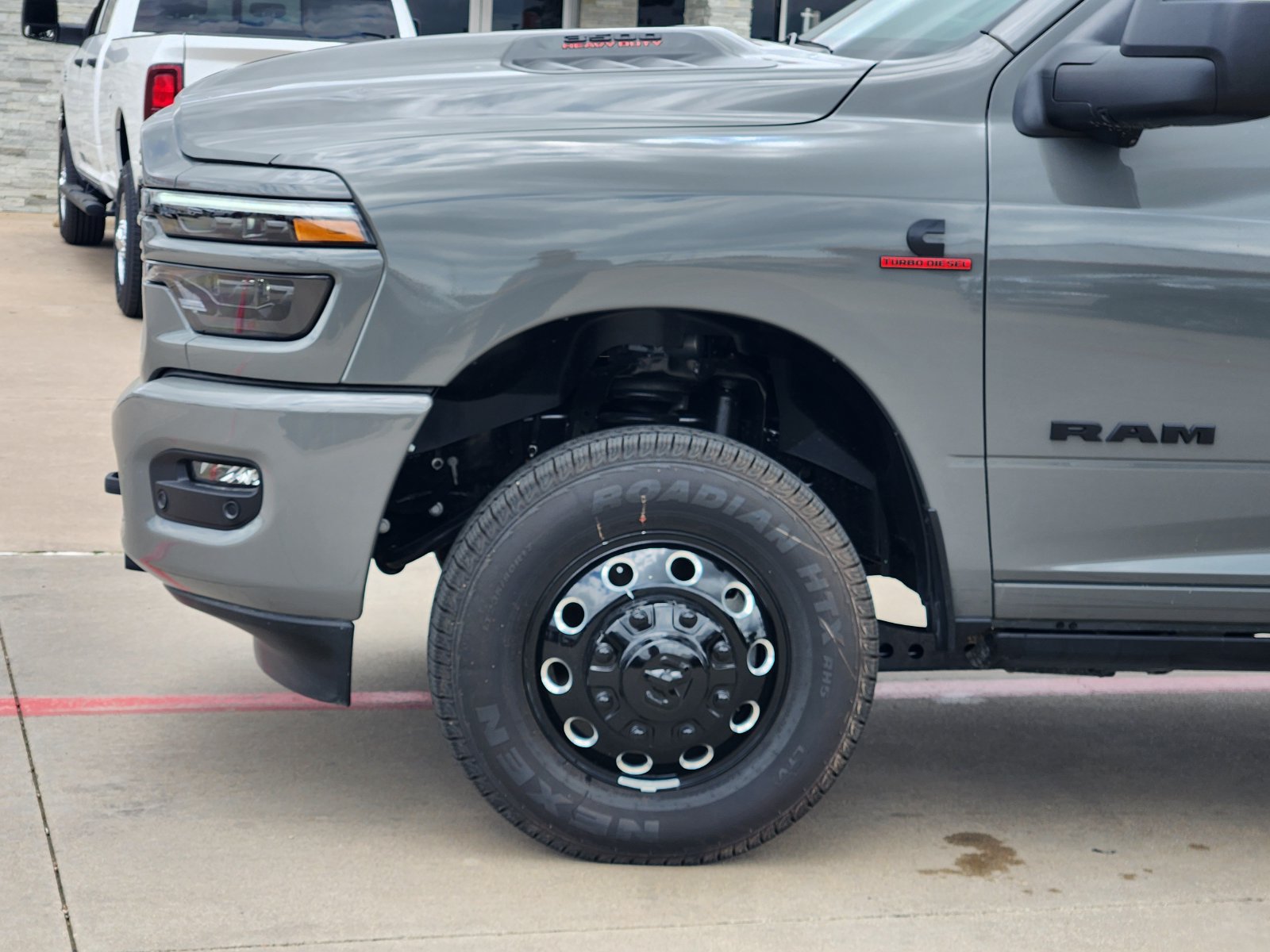 New 2026 RAM 3500 Laramie AWD/4WD image 10