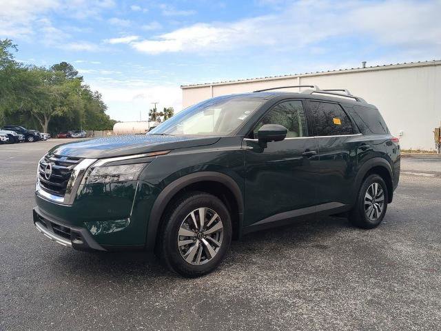 Certified 2025 Nissan Pathfinder SL image 8