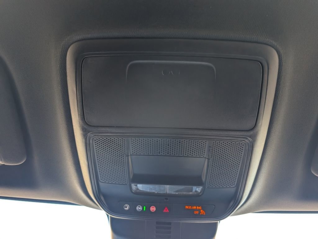 Used 2025 GMC Acadia Elevation image 21