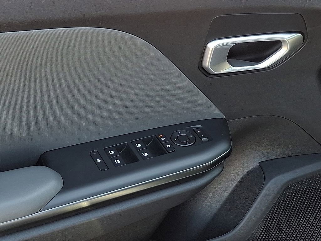 Certified 2025 Kia K4 LXS image 13