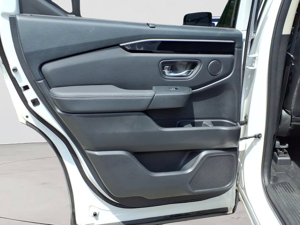 Used 2023 Honda Pilot Touring image 27