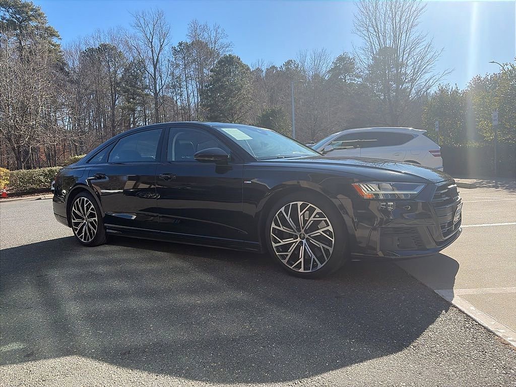 Used 2021 Audi A8 L 4.0T w/ Executive Plus Package image 3