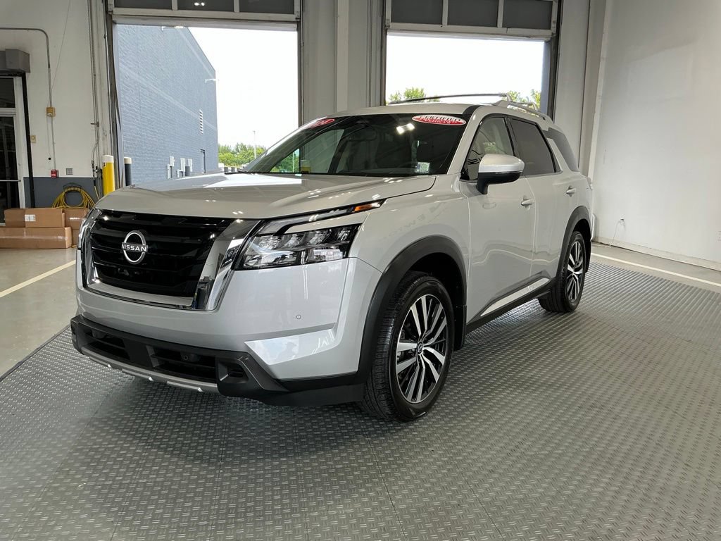Used 2024 Nissan Pathfinder Platinum w/ Cargo Package FWD image 2