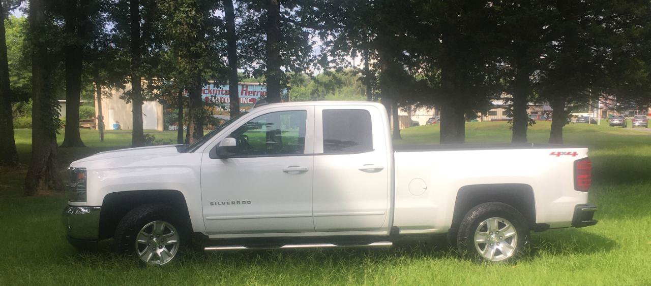 Used 2017 Chevrolet Silverado 1500 LT w/ All Star Edition AWD/4WD image 2