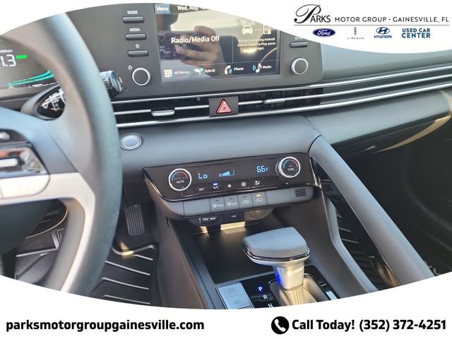 New 2025 Hyundai Elantra Blue FWD image 16