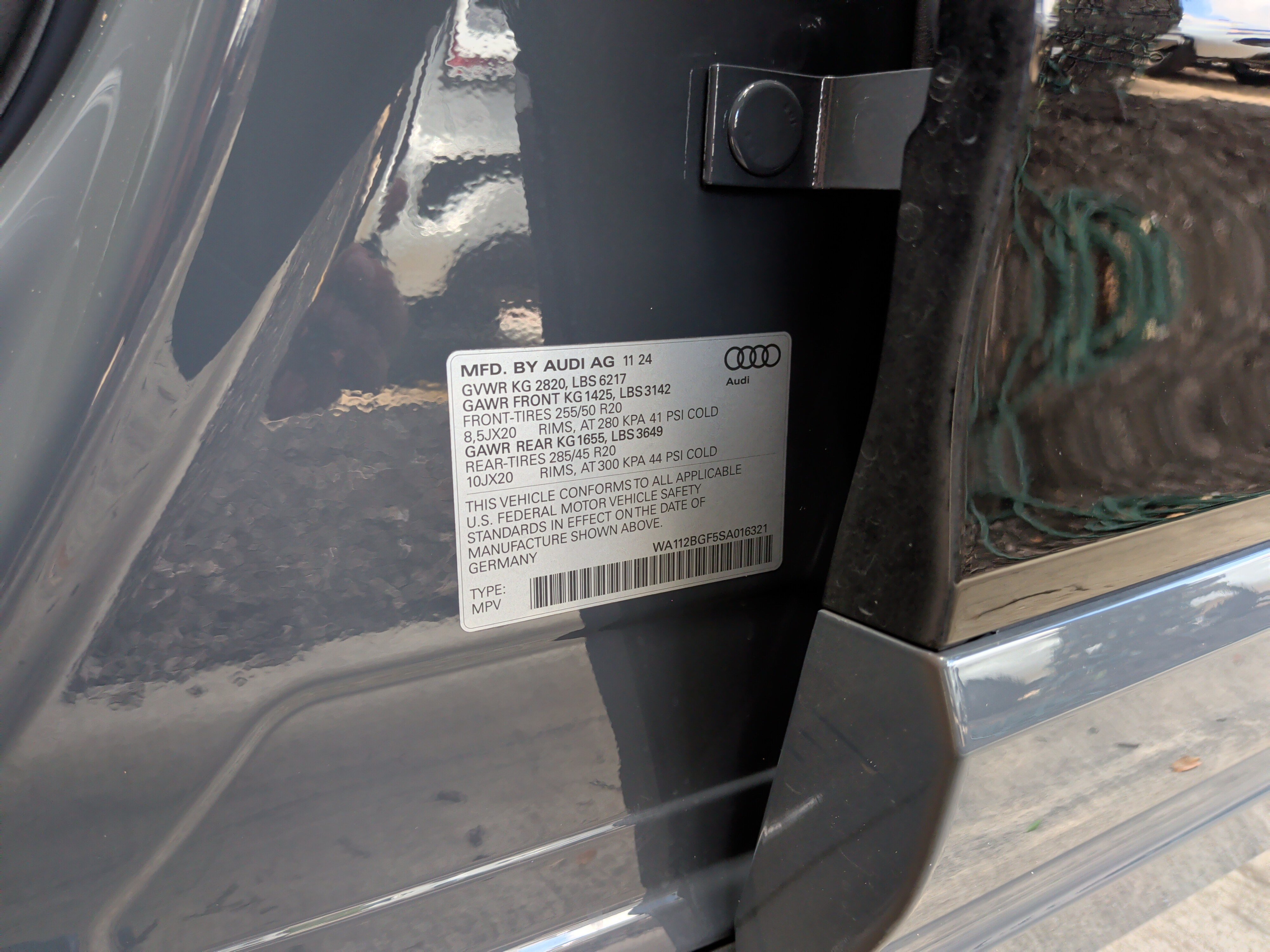 Used 2025 Audi Q6 e-tron Premium w/ Convenience Package RWD image 36