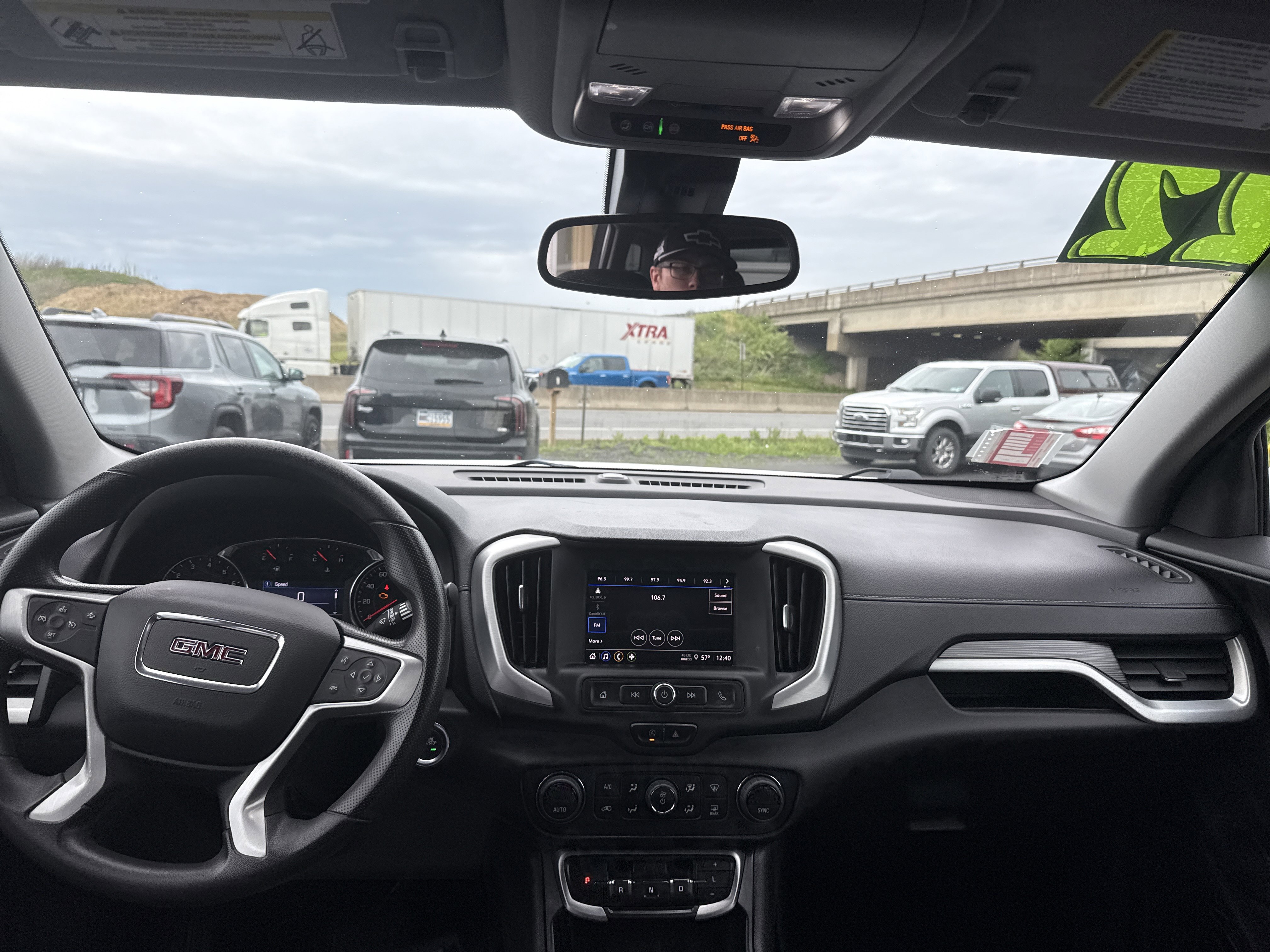 Used 2022 GMC Terrain SLE w/ Driver Convenience Package AWD/4WD image 16