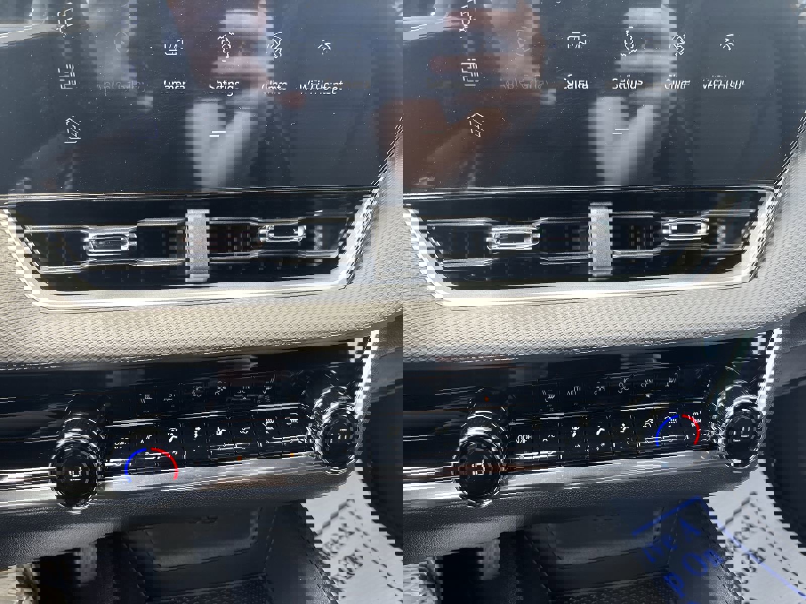 New 2026 Chevrolet Equinox LT w/ Convenience Package II image 21