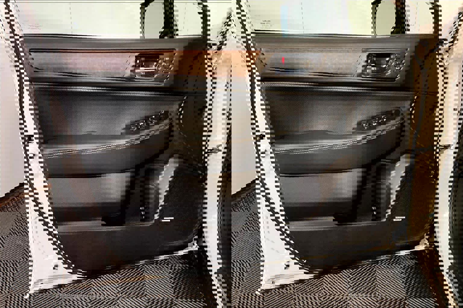 Used 2016 Subaru Outback 3.6R Limited image 22