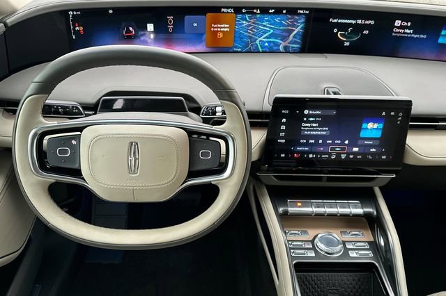 Used 2024 Lincoln Nautilus Reserve w/ Equipment Group 202A image 12