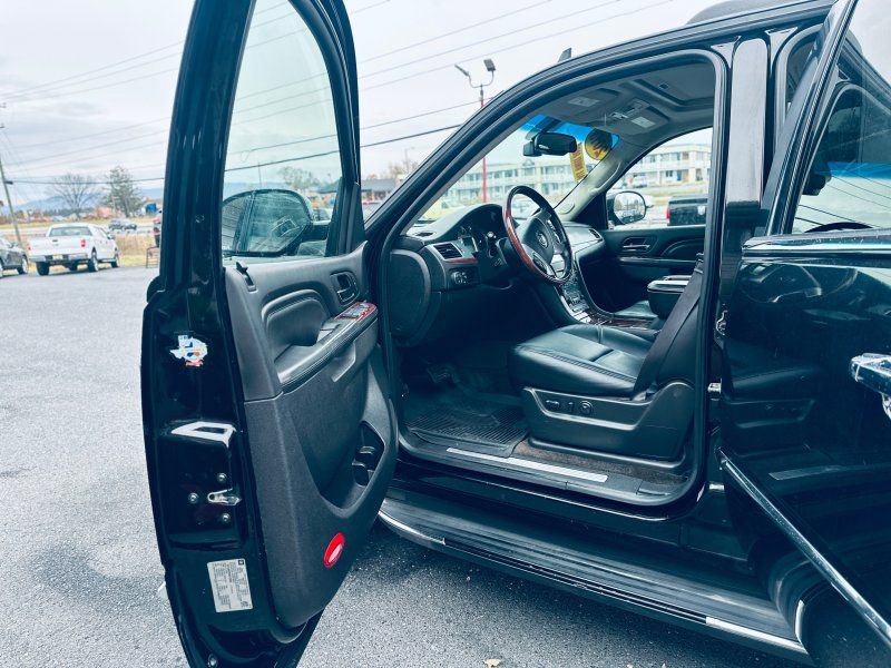 Used 2013 Cadillac Escalade ESV Luxury image 6