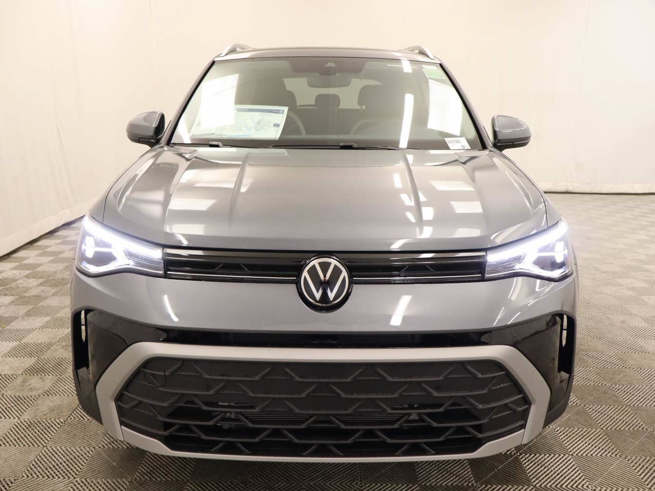 New 2026 Volkswagen Taos SE FWD image 4