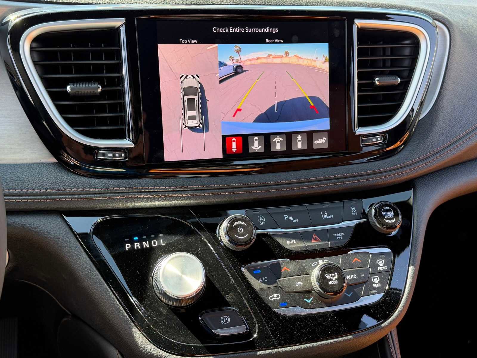 New 2026 Chrysler Pacifica Pinnacle AWD/4WD image 18