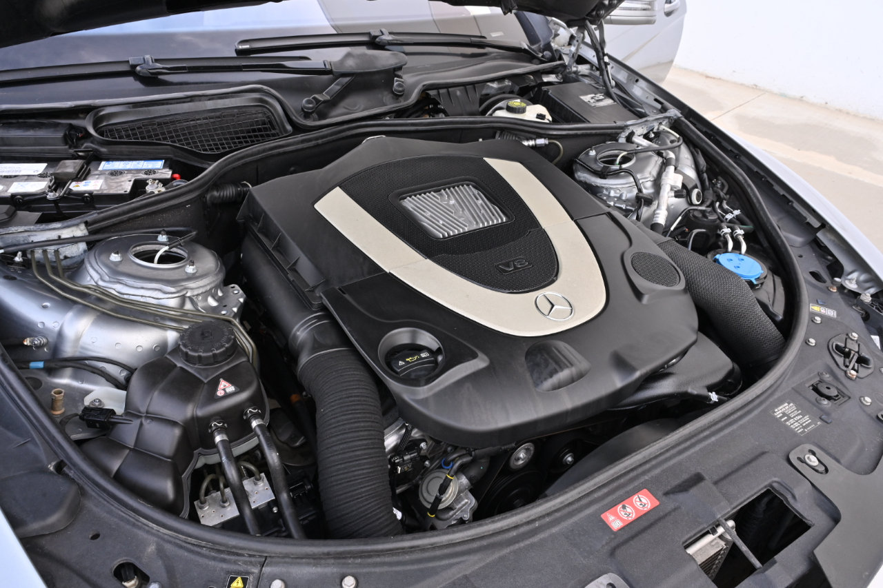 Used 2010 Mercedes-Benz CL 550 4MATIC image 51