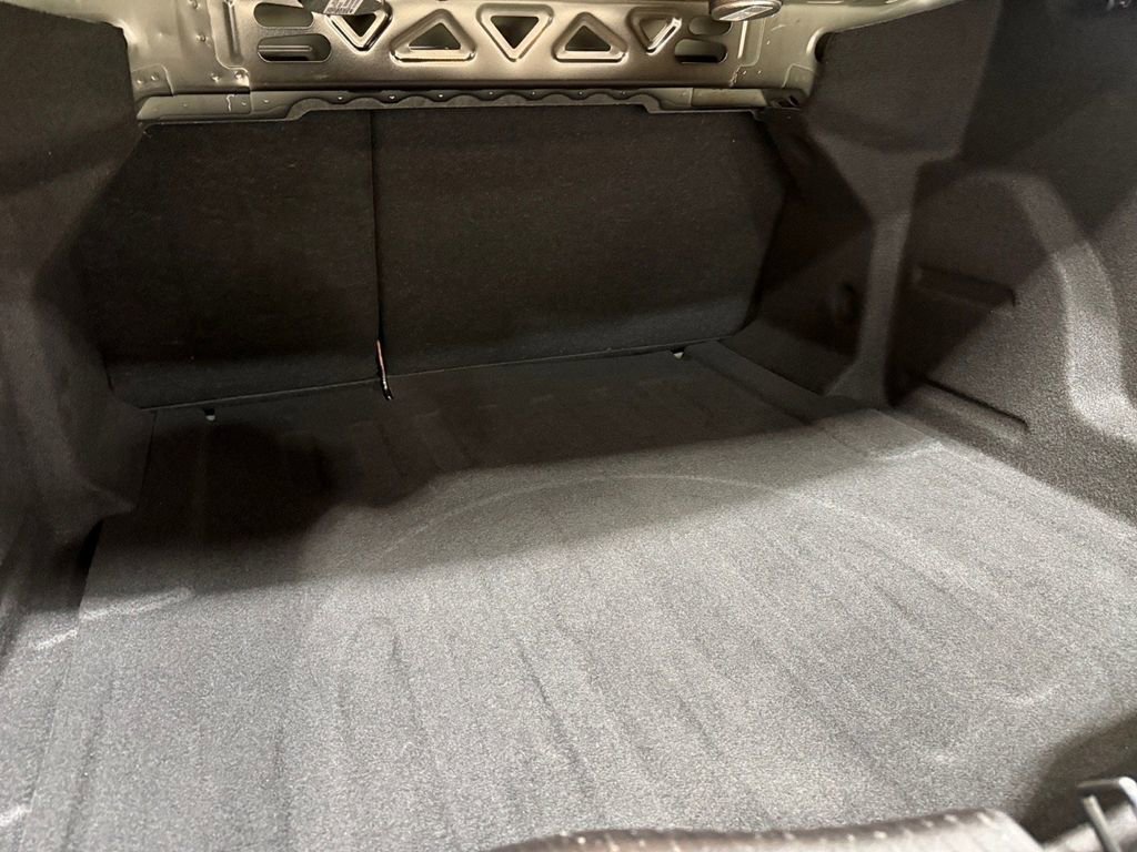 Used 2017 Chevrolet Cruze Premier FWD image 6