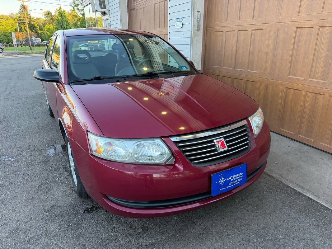 Used 2005 Saturn ION Level 1 FWD image 1