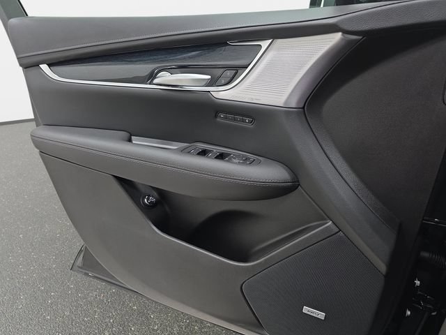 New 2026 Cadillac XT5 Premium Luxury w/ LPO, ONYX Package FWD image 23