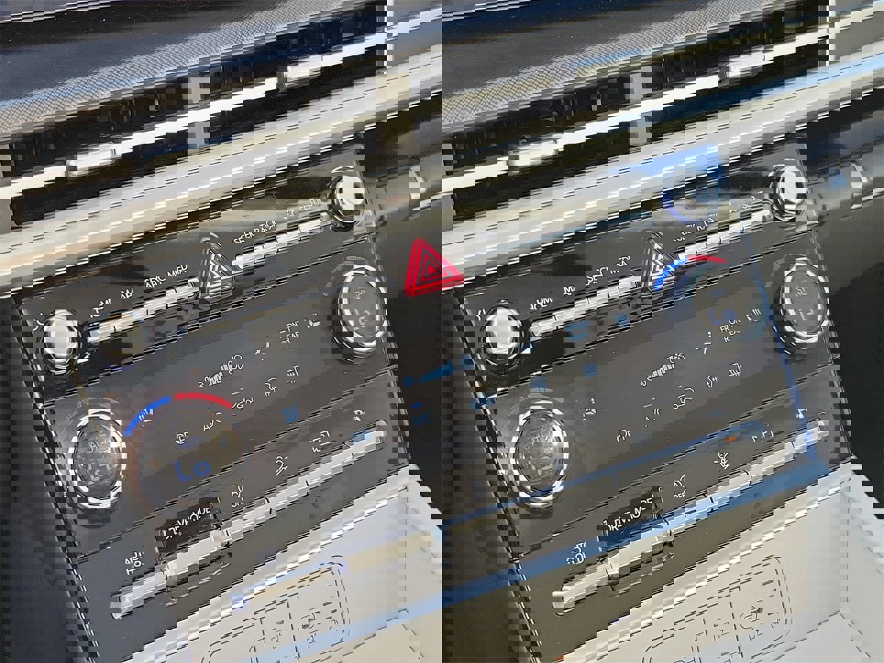 Used 2025 Hyundai Santa Fe SEL image 26