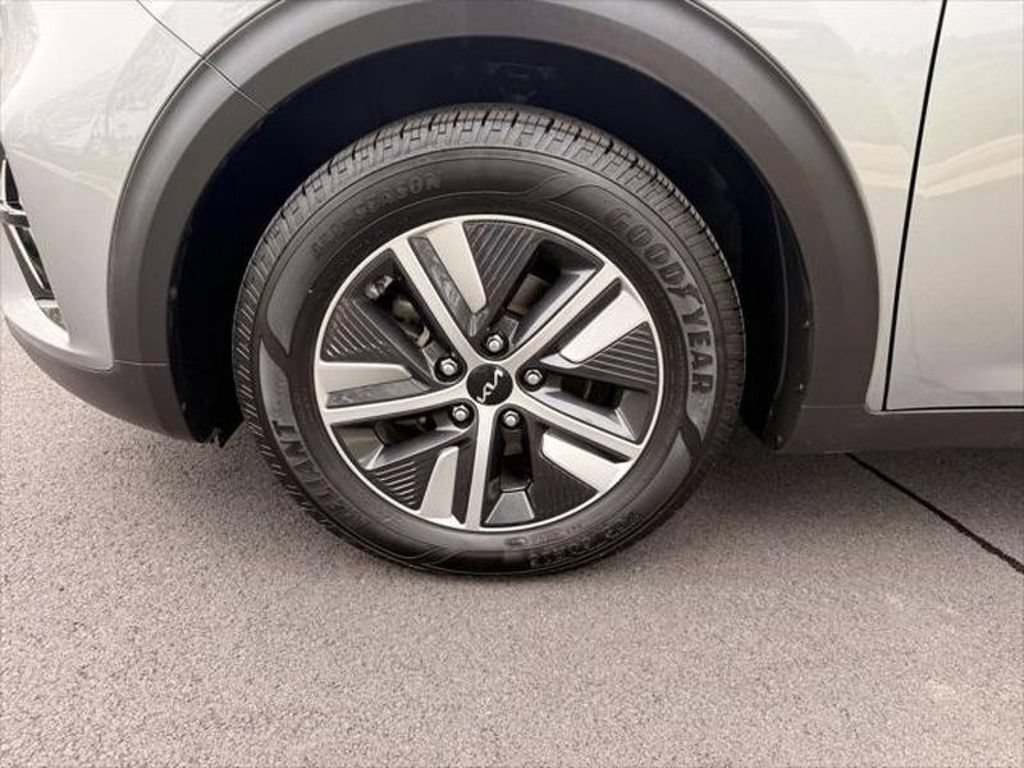 Used 2022 Kia Niro LXS FWD image 10