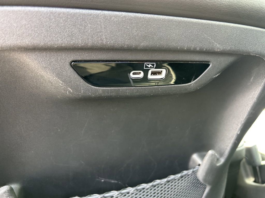 Used 2024 Chrysler Pacifica Premium FWD image 44