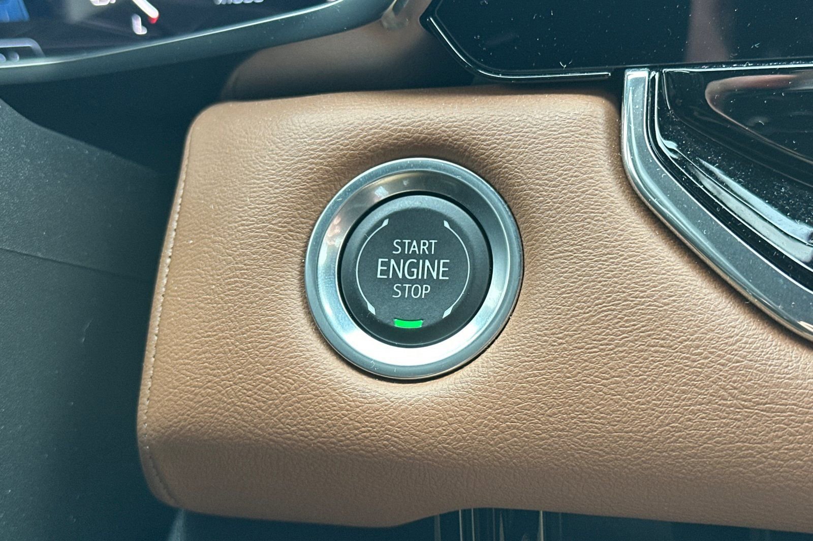 Used 2024 GMC Canyon AT4 w/ LPO, Off Road Lift Package image 34