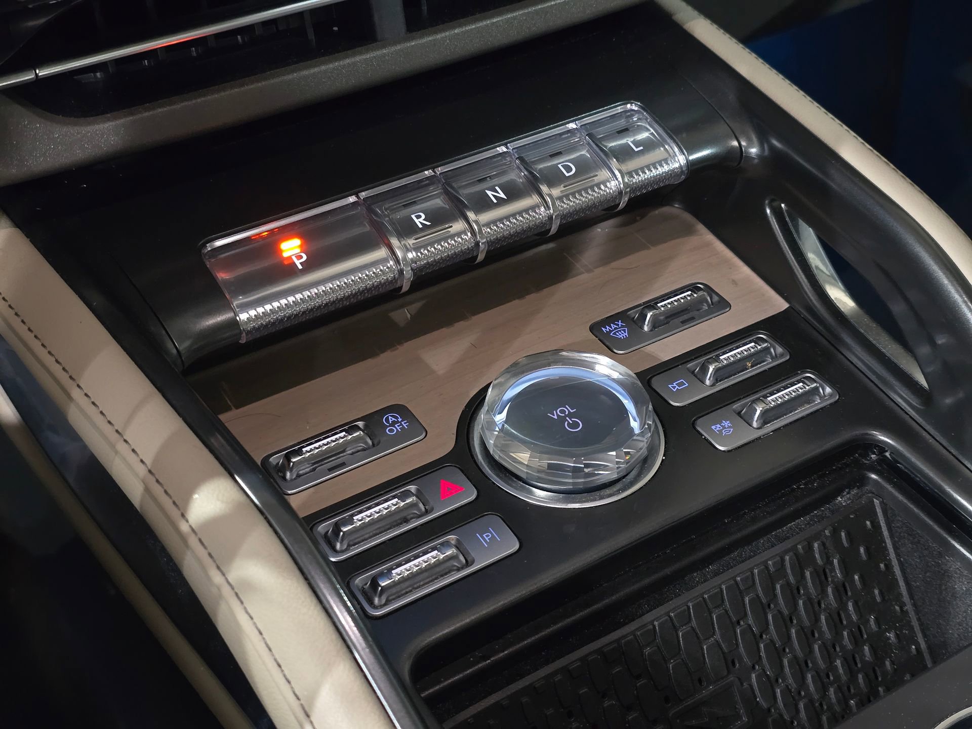 Used 2024 Lincoln Nautilus Reserve w/ Equipment Group 202A image 37