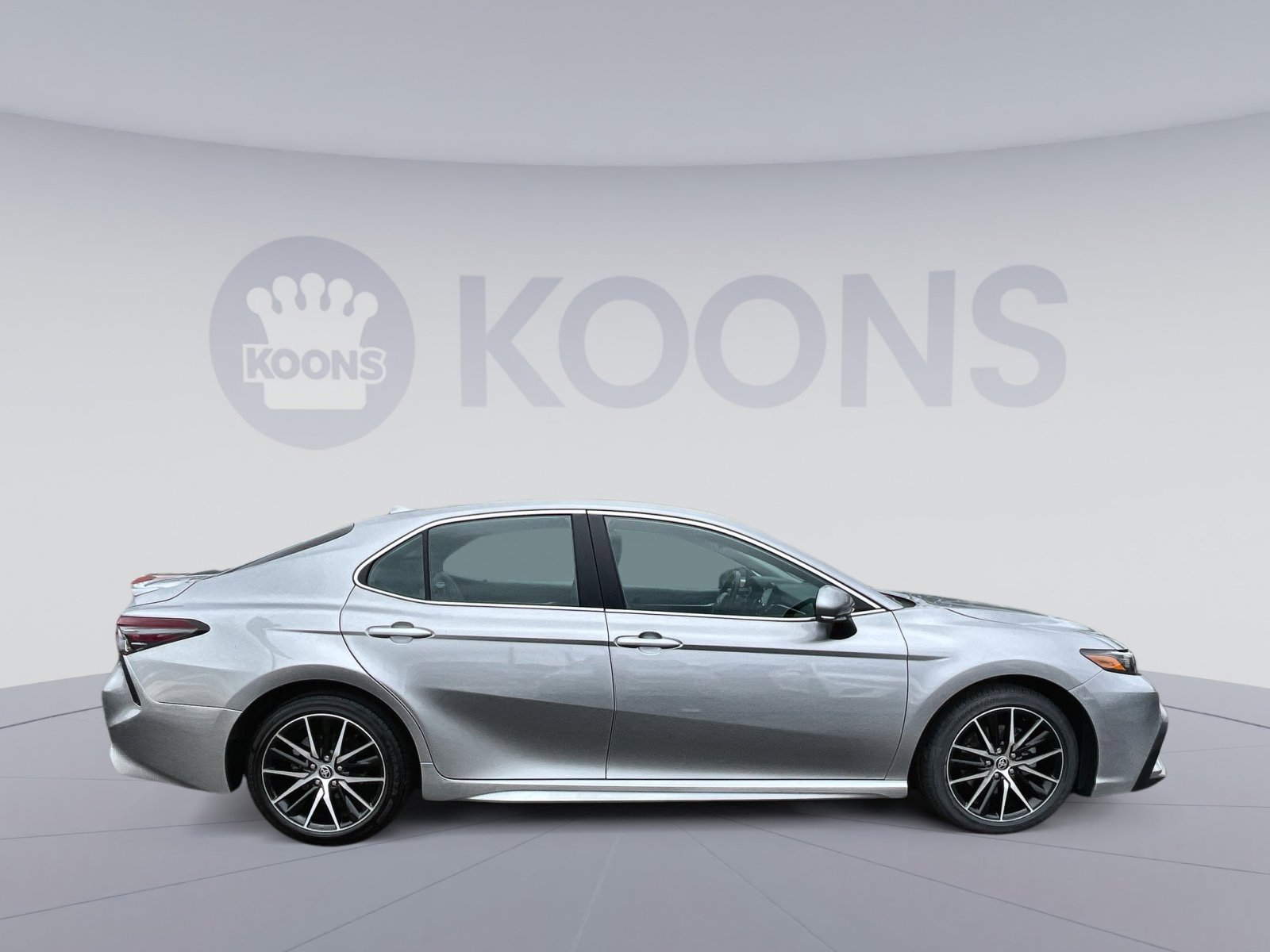 Used 2023 Toyota Camry SE image 8