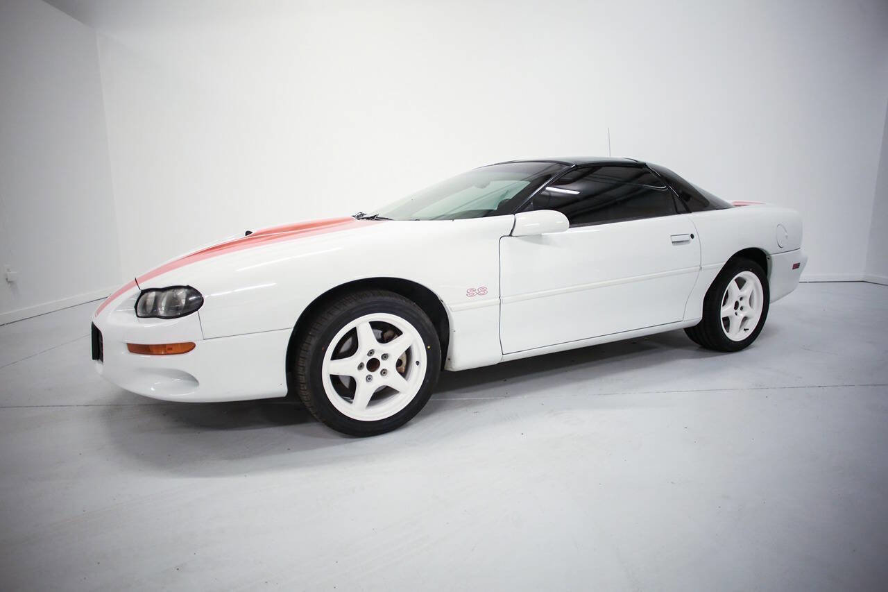 Used 2000 Chevrolet Camaro Z28 w/ SS Performance/Appearance Pkg RWD image 3