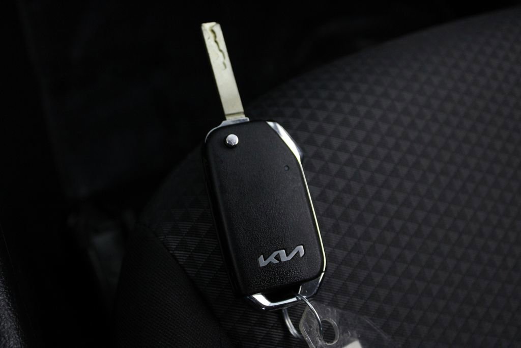 Used 2025 Kia Soul LX image 28