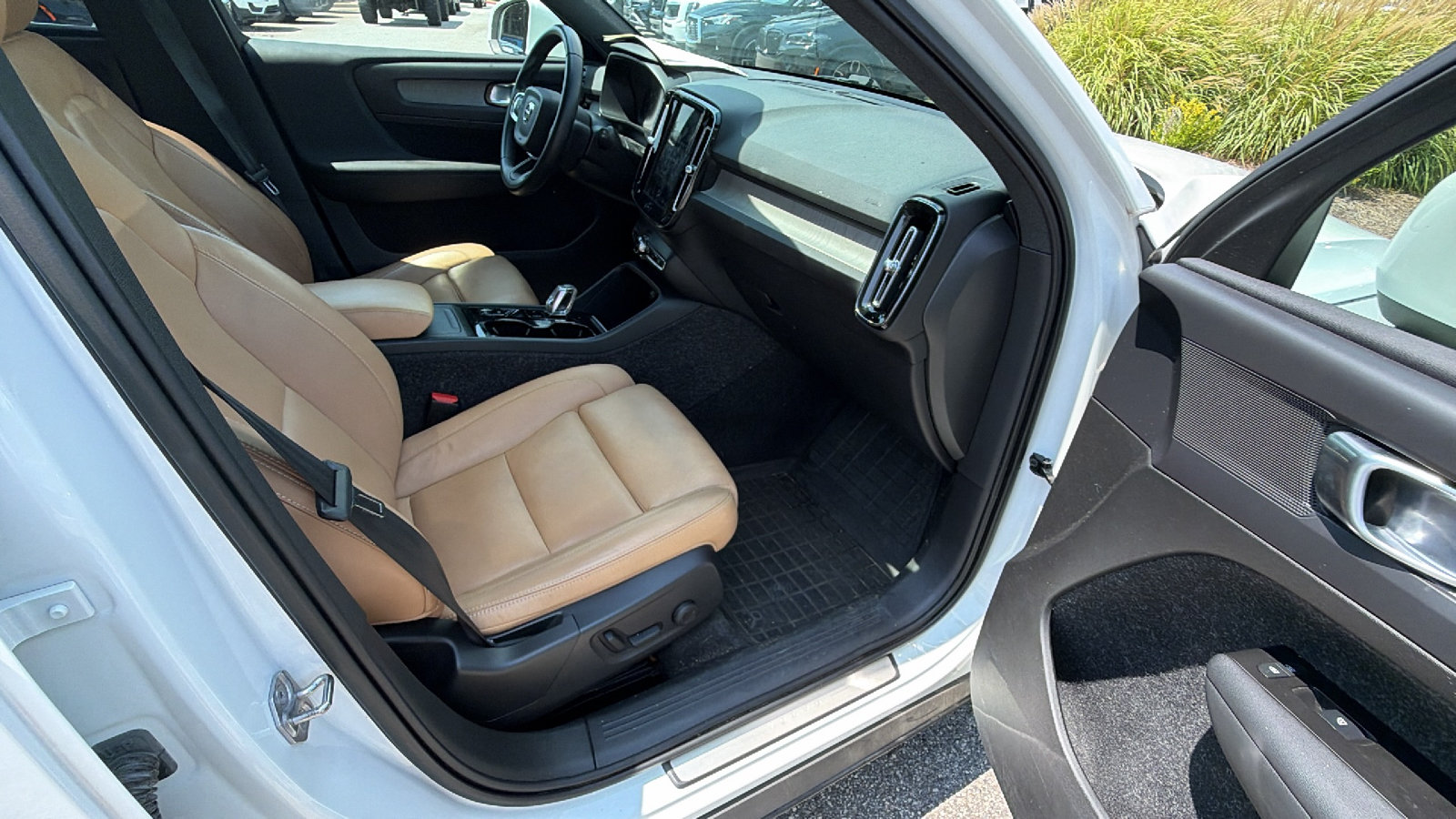 Used 2021 Volvo XC40 T5 Inscription w/ Protection Package Premier AWD/4WD image 20