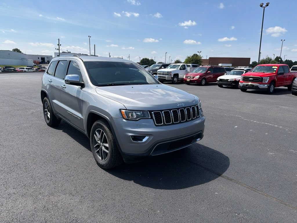 Used 2017 Jeep Grand Cherokee Limited AWD/4WD image 2