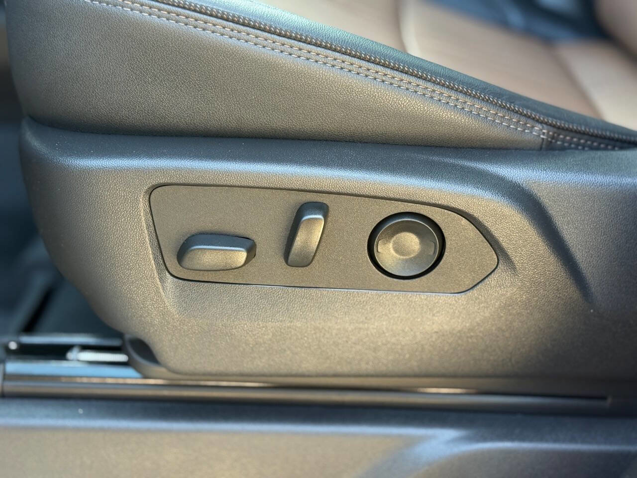 Used 2025 Chevrolet Silverado 1500 High Country image 19