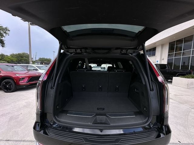 Certified 2024 Cadillac Escalade Luxury RWD image 29
