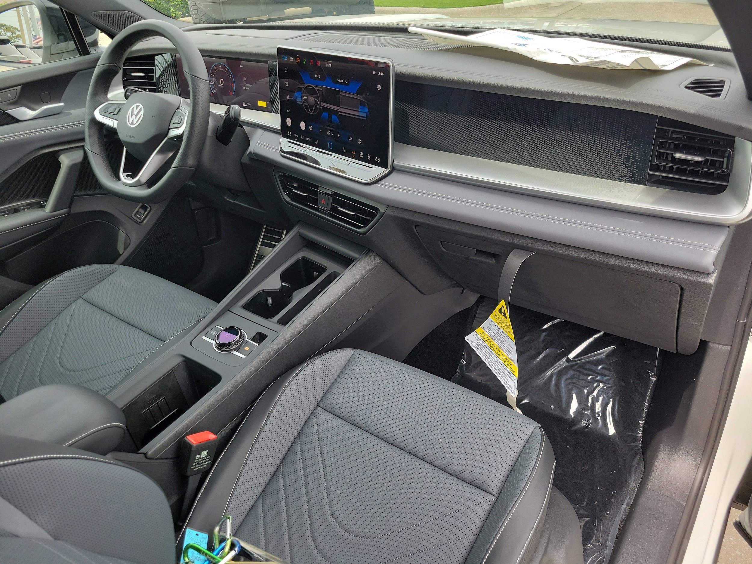 New 2026 Volkswagen Tiguan SE R-Line FWD image 11