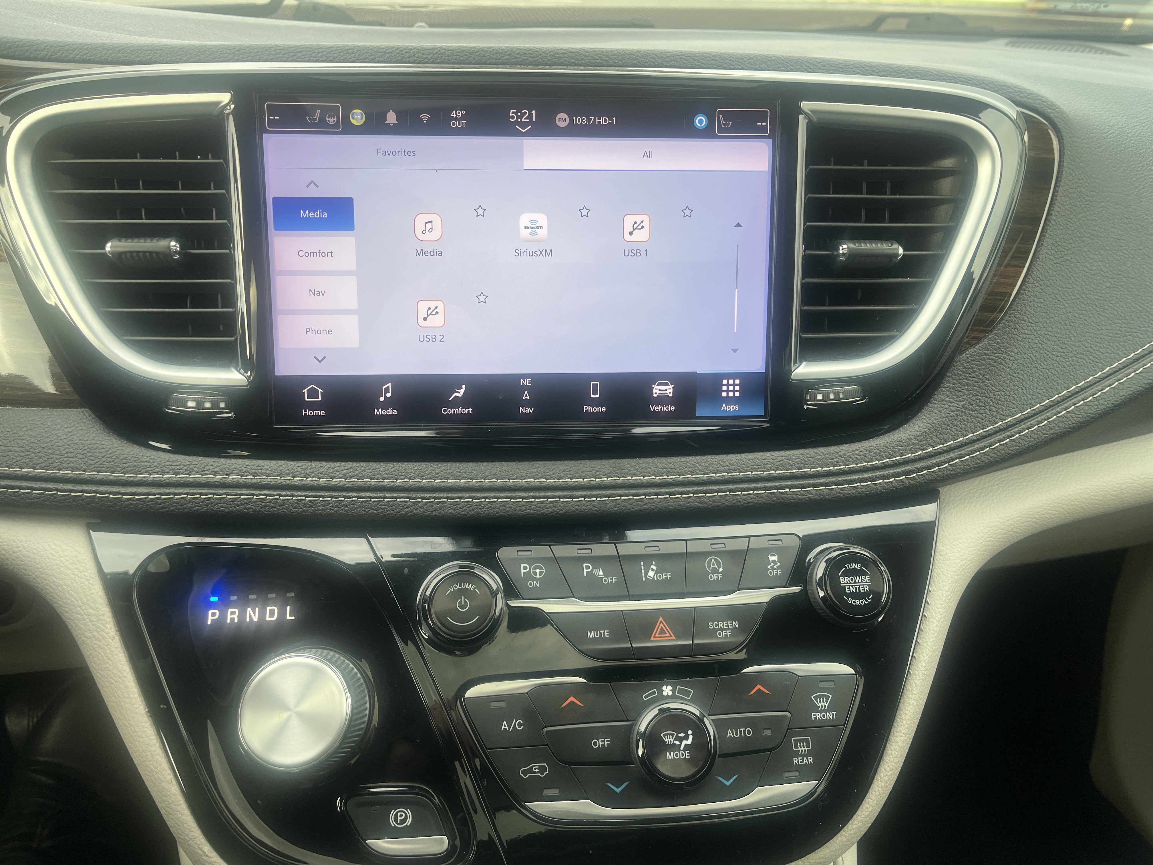 Used 2022 Chrysler Pacifica Limited FWD image 36
