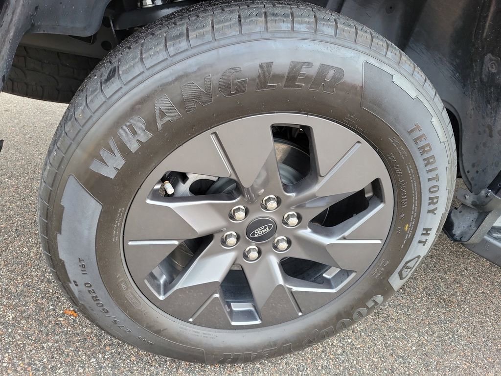 Used 2025 Ford F150 Lightning Flash image 6