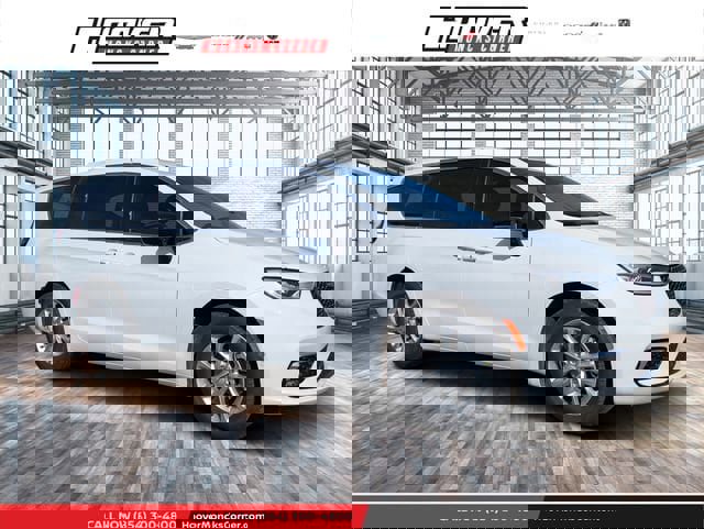 New 2026 Chrysler Pacifica Select