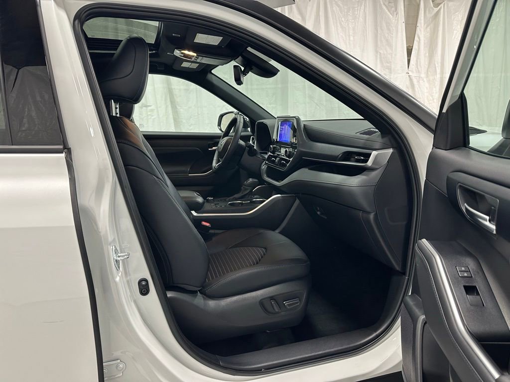 Used 2025 Toyota Highlander XSE image 60