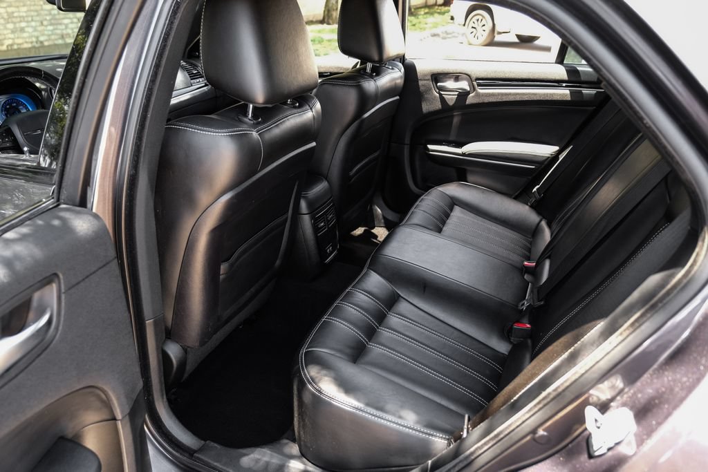 Used 2019 Chrysler 300 S RWD image 51