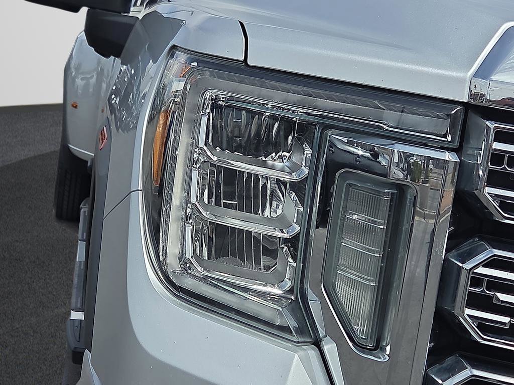 Used 2020 GMC Sierra 3500 Denali w/ Denali Ultimate Package AWD/4WD image 18