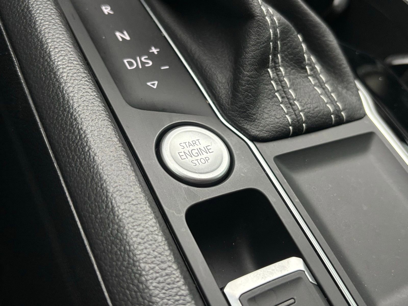 Used 2023 Volkswagen Atlas SE image 5