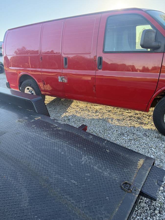Used 2010 Chevrolet Express 3500 RWD image 4
