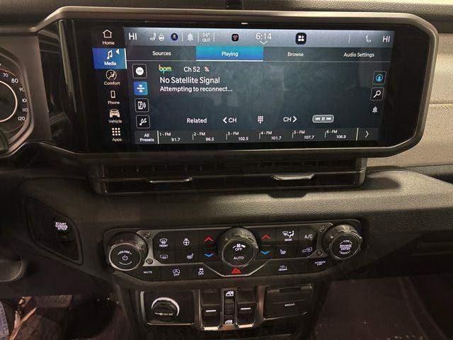 New 2026 Jeep Gladiator Sport AWD/4WD image 17