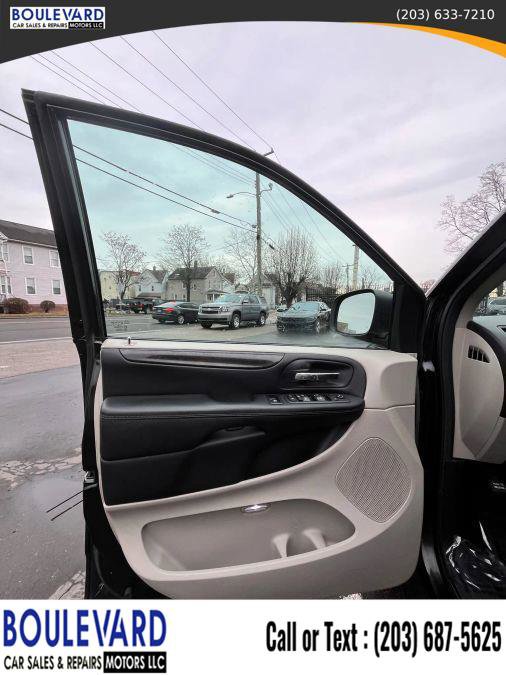 Used 2017 Dodge Grand Caravan SE w/ Power Window Group image 8